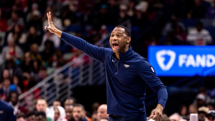 Dec 21, 2024; New Orleans, Louisiana, USA; New Orleans Pelicans head coach Willie Green gives direction during the first half against the New York Knicks at Smoothie King Center. Mandatory Credit: Stephen Lew-Imagn Images Dec 21, 2024; New Orleans, Louisiana, USA; New Orleans Pelicans head coach Willie Green gives direction during the first half against the New York Knicks at Smoothie King Center. Mandatory Credit: Stephen Lew-Imagn Images