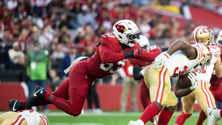 Jan 5, 2025; Glendale, Arizona, USA; Arizona Cardinals linebacker Baron Browning (53) against the San Francisco 49ers at State Farm Stadium. Mandatory Credit: Mark J. Rebilas-Imagn Images Jan 5, 2025; Glendale, Arizona, USA; Arizona Cardinals linebacker Baron Browning (53) against the San Francisco 49ers at State Farm Stadium. Mandatory Credit: Mark J. Rebilas-Imagn Images