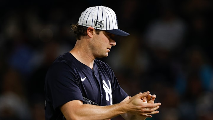 Toronto Blue Jays v New York Yankees