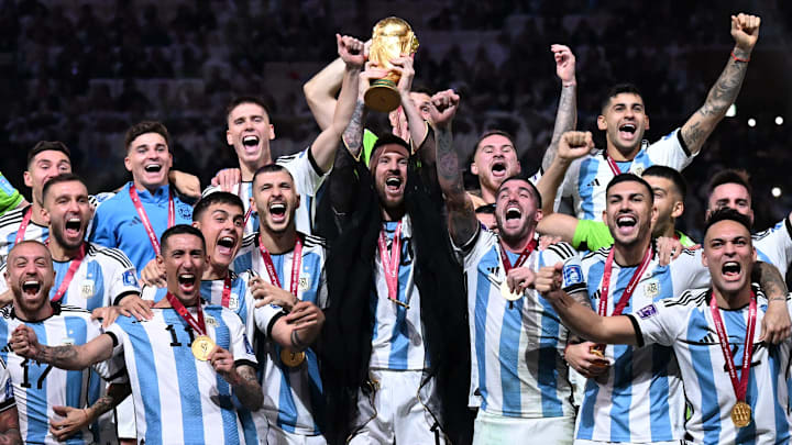 FBL-WC-2022-MATCH64-ARG-FRA-TROPHY