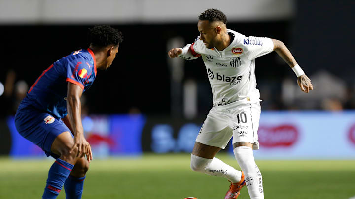 Neymar est une nouvelle fois sorti blessé cette nuit. 