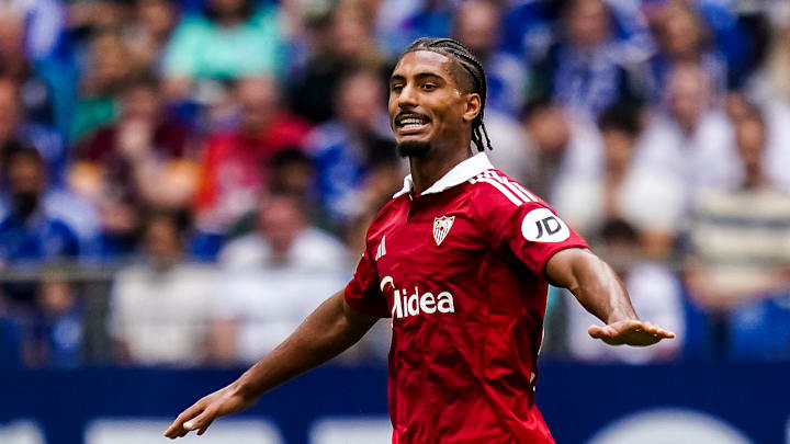 Loic Bade ist sich mit Leverkusen einig