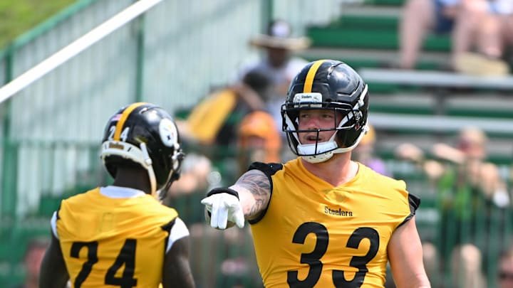 Pittsburgh Steelers linebacker Jack Sawyer