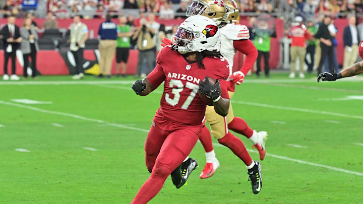 Arizona Cardinals running back Tony Jones Jr. runs for touchdown  in the second half against the San Francisco 49ers.