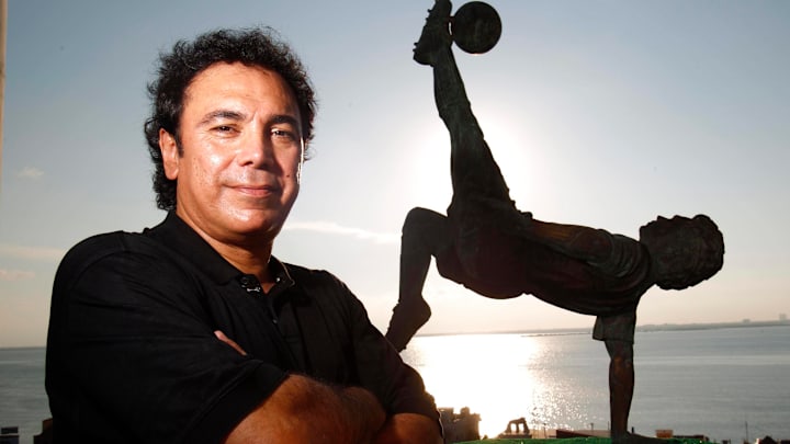 Hugo Sánchez fue leyenda del Real Madrid 