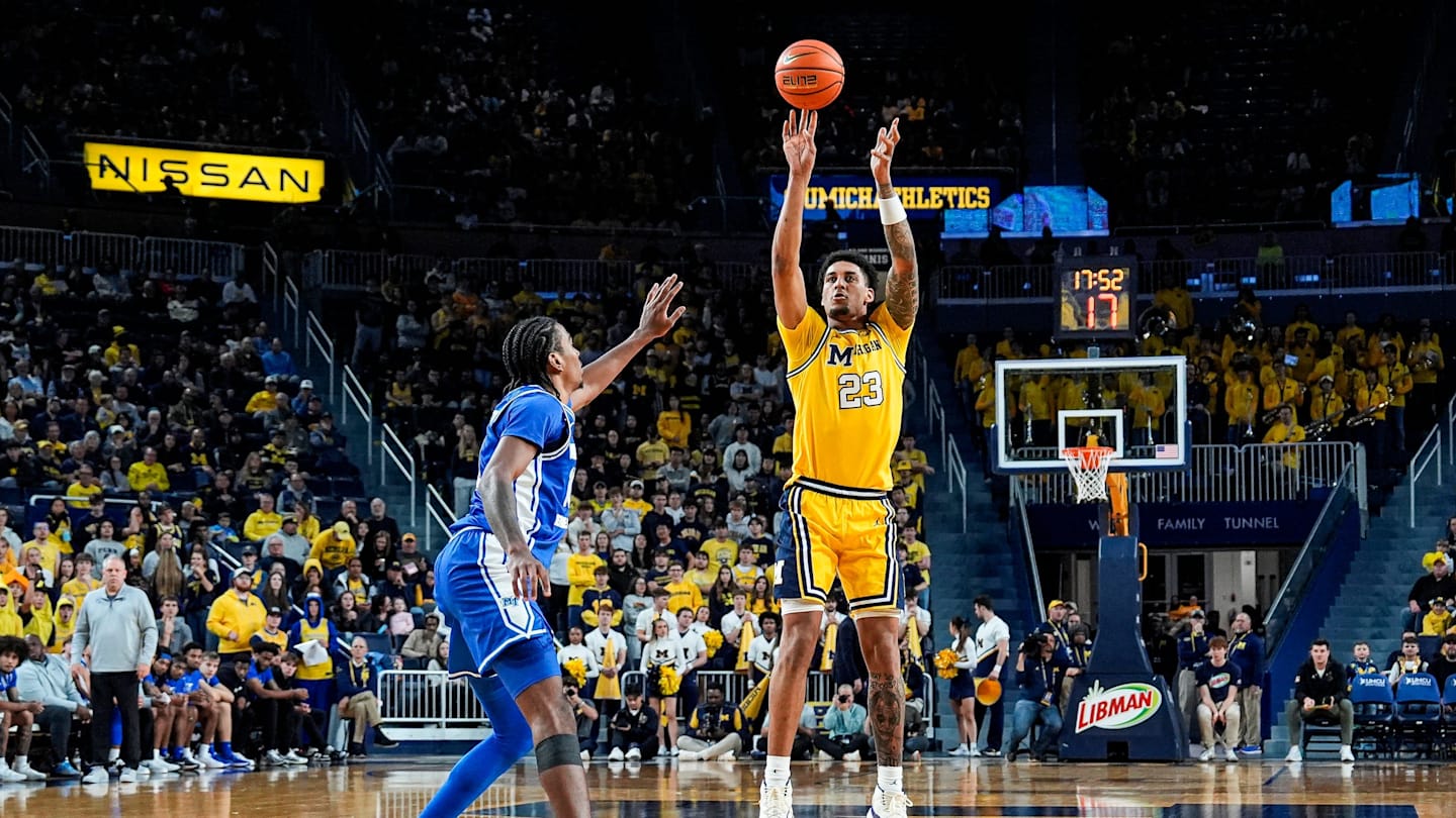 Michigan basketball transfer shines in dominating Wednesday victory