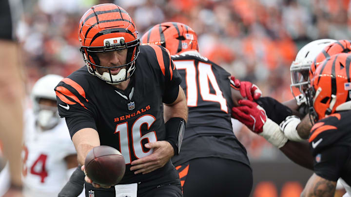 Dec 28, 2025; Cincinnati, Ohio, USA; Cincinnati Bengals quarterback Joe Flacco (16) hands off during the second half against the Arizona Cardinals at Paycor Stadium. Mandatory Credit: Joseph Maiorana-Imagn Images Dec 28, 2025; Cincinnati, Ohio, USA; Cincinnati Bengals quarterback Joe Flacco (16) hands off during the second half against the Arizona Cardinals at Paycor Stadium. Mandatory Credit: Joseph Maiorana-Imagn Images