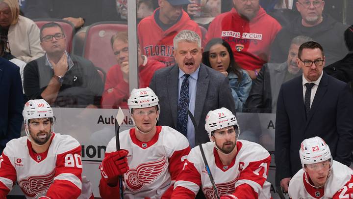 Detroit Red Wings head coach Todd McLellan Mandatory Credit: Sam Navarro-Imagn Images Detroit Red Wings head coach Todd McLellan Mandatory Credit: Sam Navarro-Imagn Images