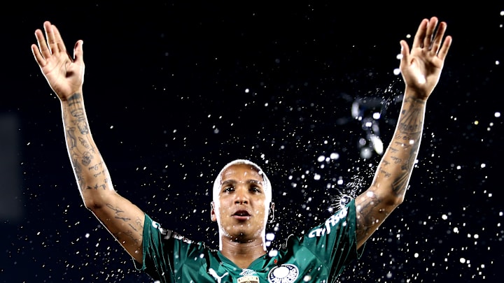 Vai para onde? Fora do Palmeiras, Deyverson tem mercado no Brasil