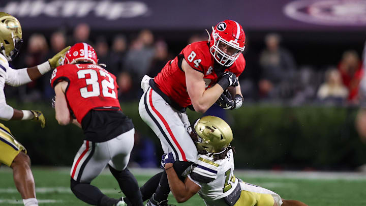 Nov 29, 2024; Athens, Georgia, USA; Georgia Bulldogs tight end Ben Yurosek (84) runs after a catch against the Georgia Tech Yellow Jackets in the second quarter at Sanford Stadium. Mandatory Credit: Brett Davis-Imagn Images
