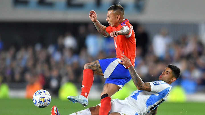 Cristian Romero doing Cristian Romero things against Chile 