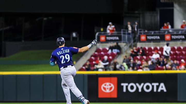 Seattle Mariners catcher Cal Raleigh (29) runs the bases after hitting a solo home run in the seventh inning against the Cincinnati Reds at Great American Ball Park on April 16.