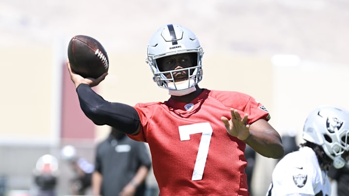 Jun 11, 2025; Henderson, NV, USA; Las Vegas Raiders quarterback Geno Smith (7) throws the ball during Las Vegas Raiders Minicamp at Intermountain Health Performance Center. Mandatory Credit: Candice Ward-Imagn Images Jun 11, 2025; Henderson, NV, USA; Las Vegas Raiders quarterback Geno Smith (7) throws the ball during Las Vegas Raiders Minicamp at Intermountain Health Performance Center. Mandatory Credit: Candice Ward-Imagn Images