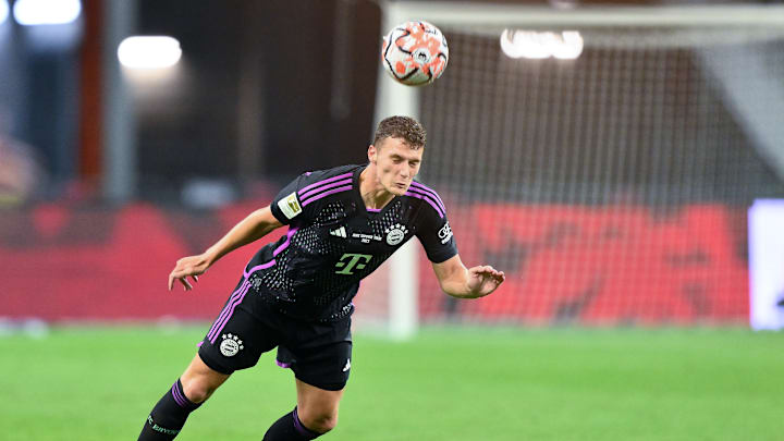 Pavard vor dem Abflug aus München