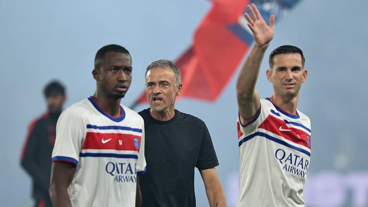 William Pacho, Luis Enrique und Fabian Ruiz gehen mit PSG in die Zukunft William Pacho, Luis Enrique und Fabian Ruiz gehen mit PSG in die Zukunft