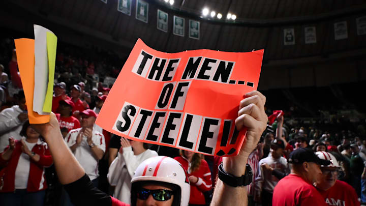 Fans of the Miami (OH) RedHawks 