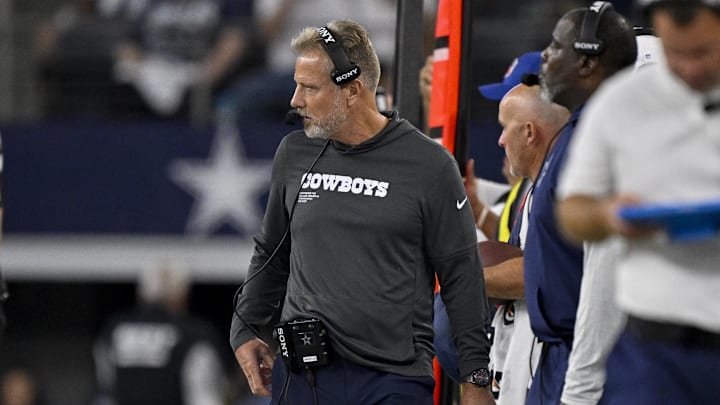 Dallas Cowboys defensive coordinator Matt Eberflus looks on during a game against the Baltimore Ravens at AT&T Stadium 