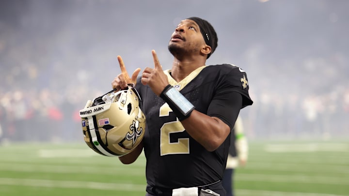 Dec 17, 2023; New Orleans, Louisiana, USA; New Orleans Saints quarterback Jameis Winston (2) gestures before the game against the New York Giants at Caesars Superdome. Mandatory Credit: Stephen Lew-Imagn Images Dec 17, 2023; New Orleans, Louisiana, USA; New Orleans Saints quarterback Jameis Winston (2) gestures before the game against the New York Giants at Caesars Superdome. Mandatory Credit: Stephen Lew-Imagn Images
