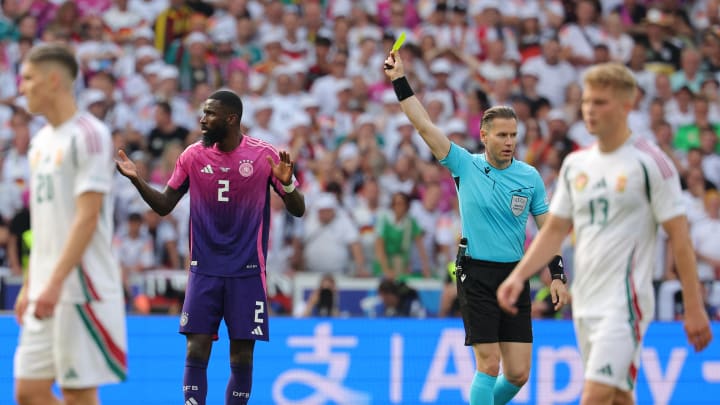 Antonio Rüdiger ist einer der vier gefährdeten DFB-Spieler Antonio Rüdiger ist einer der vier gefährdeten DFB-Spieler