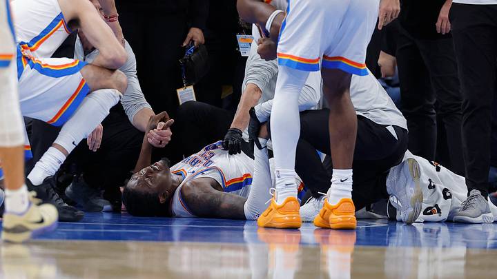 Oct 25, 2026; Oklahoma City, Oklahoma, USA; Oklahoma City Thunder guard Jalen Williams (8) lays on the floor after getting injured on a play against the Los Angeles Clippers during the second half at Paycom Center. Mandatory Credit: Alonzo Adams-Imagn Images Oct 25, 2026; Oklahoma City, Oklahoma, USA; Oklahoma City Thunder guard Jalen Williams (8) lays on the floor after getting injured on a play against the Los Angeles Clippers during the second half at Paycom Center. Mandatory Credit: Alonzo Adams-Imagn Images