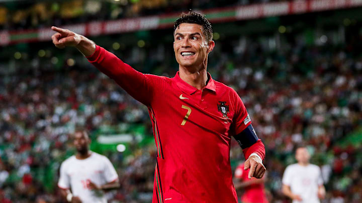 Cristiano Ronaldo marcou dois gols na goleada sobre os suíços no jogo de ida