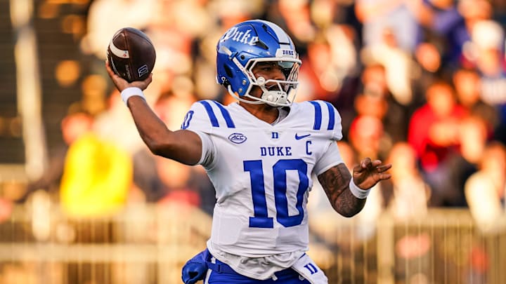 Nov 8, 2025; East Hartford, Connecticut, USA; Duke Blue Devils quarterback Darian Mensah (10) throws a pass against the UConn Huskies in the first quarter at Pratt & Whitney Stadium at Rentschler Field. Mandatory Credit: David Butler II-Imagn Images Nov 8, 2025; East Hartford, Connecticut, USA; Duke Blue Devils quarterback Darian Mensah (10) throws a pass against the UConn Huskies in the first quarter at Pratt & Whitney Stadium at Rentschler Field. Mandatory Credit: David Butler II-Imagn Images
