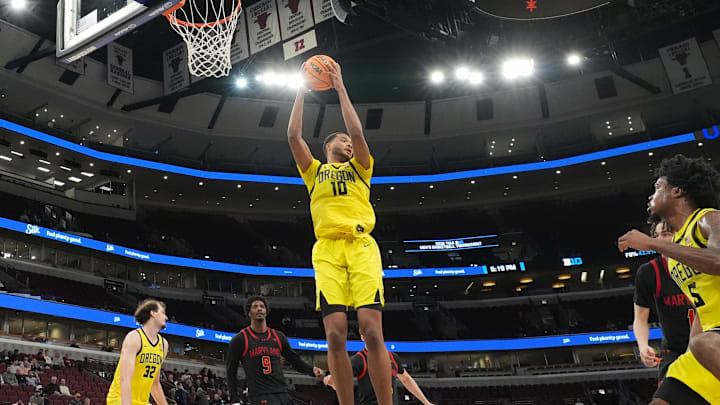 Oregon forward and former 5-star prospect Kwame Evans, who was heavily recruited by Syracuse basketball, will hit the portal.