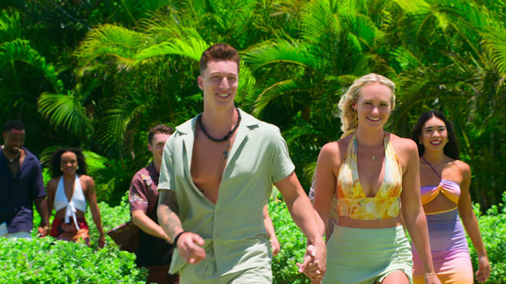 Temptation Island. (L to R) Brion Whitley, Shante Glover, Grant Larson, Ashley Moore, Alexa Santamaria in episode 101 of Temptation Island. Cr. Courtesy of Netflix © 2025