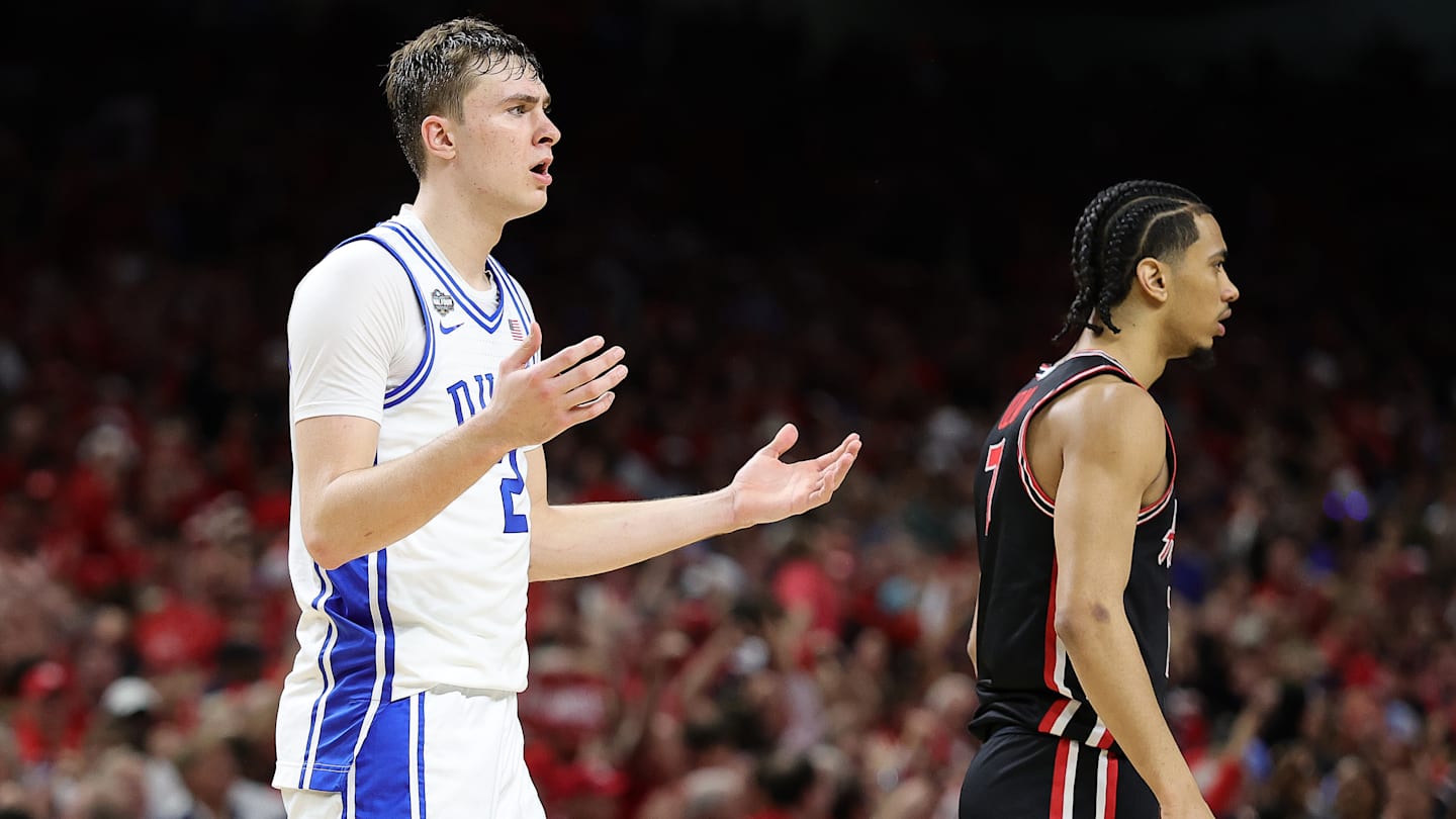 Mavericks were literally forced to hold Cooper Flagg back in the best way possible