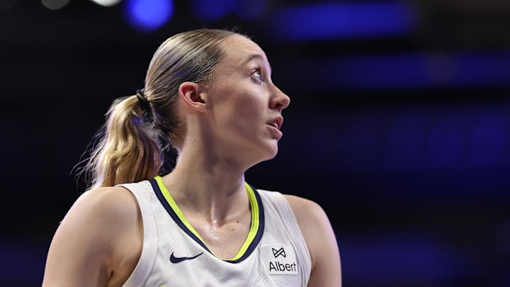 Phoenix Mercury v Dallas Wings