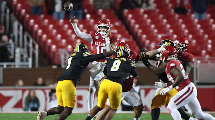 Nov 29, 2025; Fayetteville, Arkansas, USA; Arkansas Razorbacks quarterback Taylen Green (10) passes during the fourth quarter against the Missouri Tigers at Donald W. Reynolds Razorback Stadium. Missouri won 31-17. Mandatory Credit: Nelson Chenault-Imagn Images Nov 29, 2025; Fayetteville, Arkansas, USA; Arkansas Razorbacks quarterback Taylen Green (10) passes during the fourth quarter against the Missouri Tigers at Donald W. Reynolds Razorback Stadium. Missouri won 31-17. Mandatory Credit: Nelson Chenault-Imagn Images
