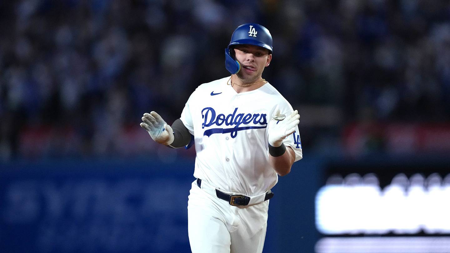 Dodgers' Dave Roberts Sends Warning to Dalton Rushing to 'Not Be Reckless'
