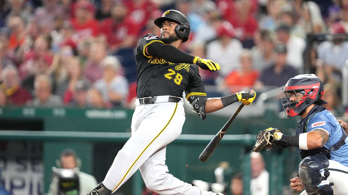 Pirates Protect Top Prospect Valdez in Roster Moves