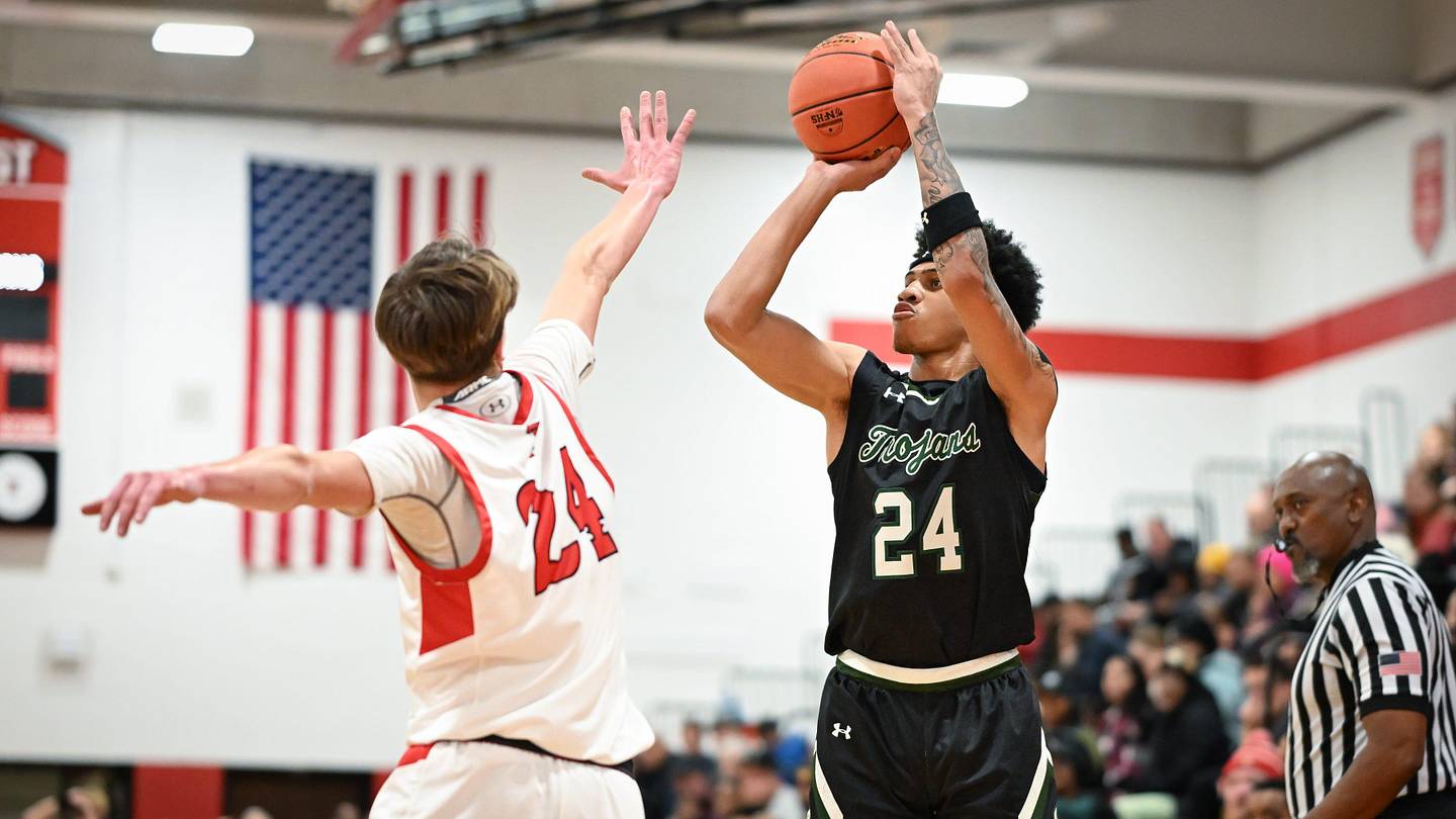 Where Do the Badgers Turn After Missing Out on Donovan Davis?
