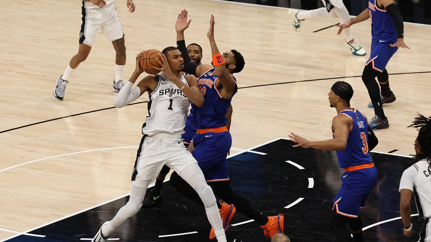'I Messed Up': Spurs Comeback Turns Into Meltdown, Knicks Take 2-0 Lead Back to New York