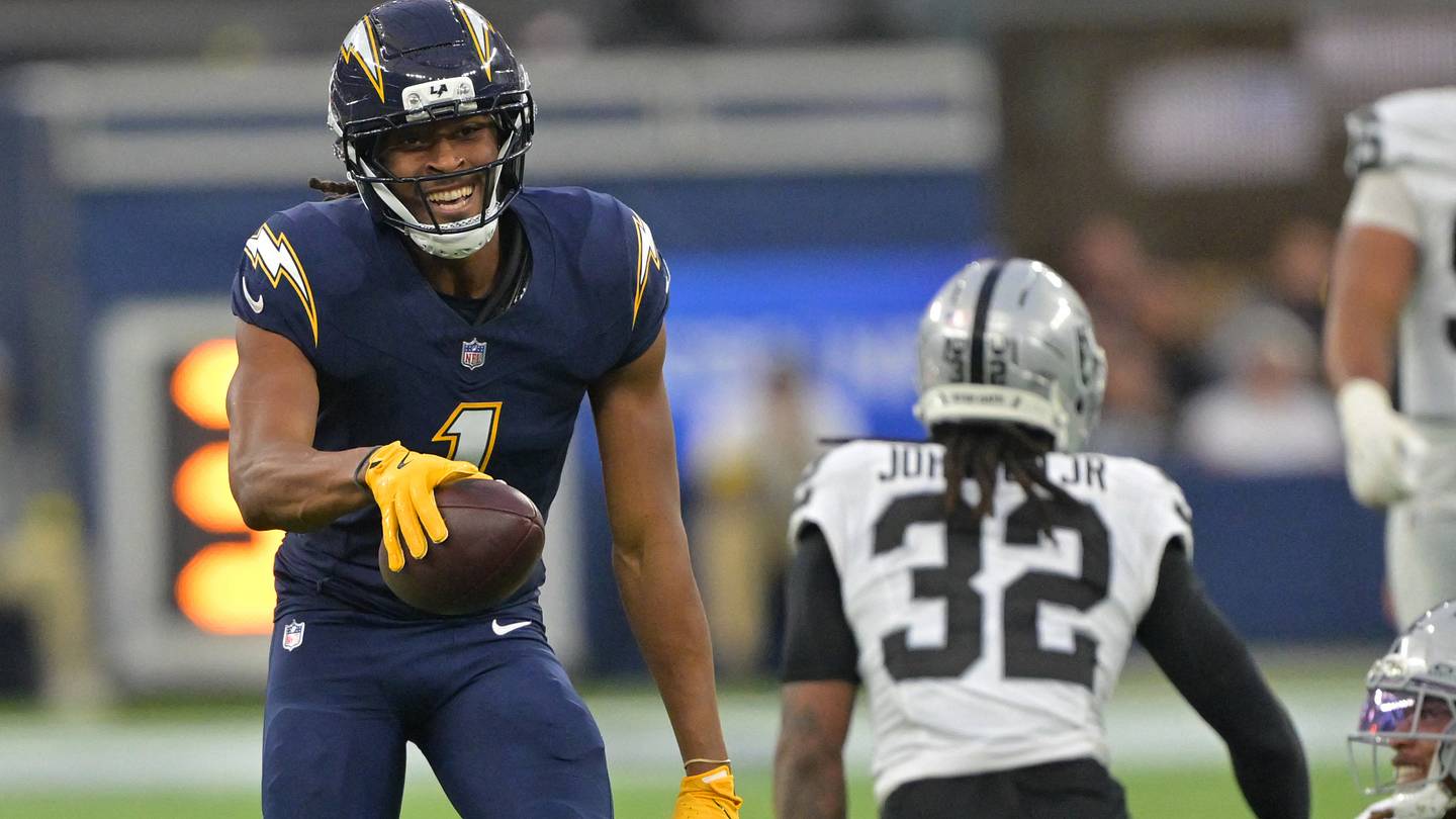 Raiders vs Chargers Referees, Announcers and Uniform Combinations for Week 2