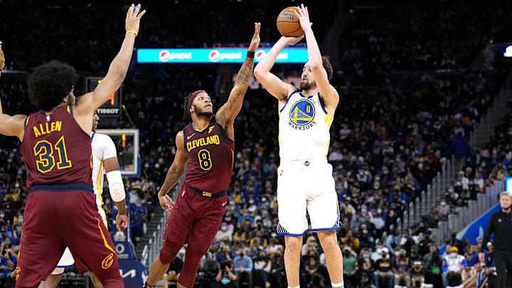 Klay Thompson jugó 20 minutos en su debut con los Warriors esta campaña