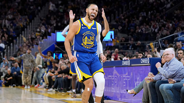 Stephen Curry fue multado con 25.000 dólares por la NBA