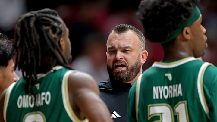 Bryan Hodgson Bryan Hodgson