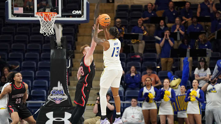 Delaware 4-star forward Jyáre Davis will transfer to Syracuse basketball. Here's why this is huge for the team's front court.