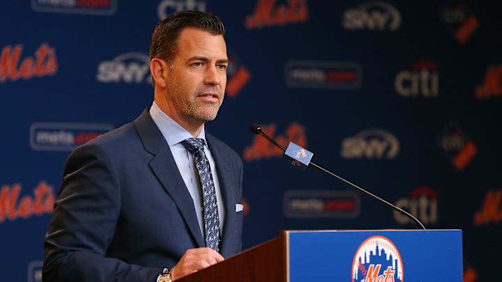 New York Mets Introduce Luis Rojas