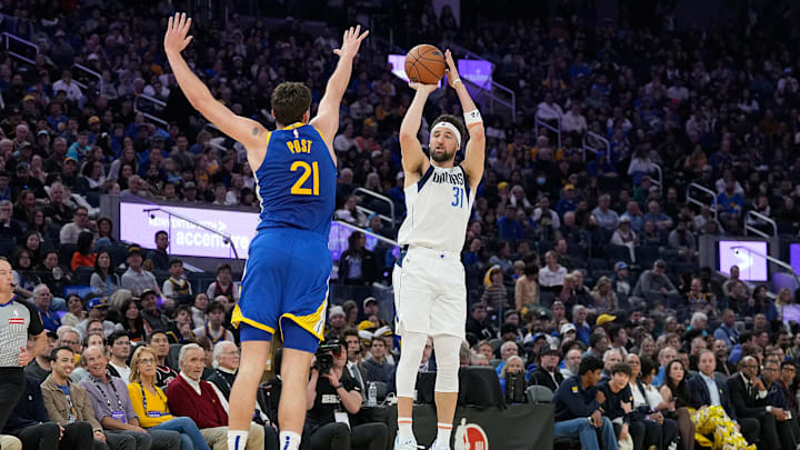 Dallas Mavericks v Golden State Warriors