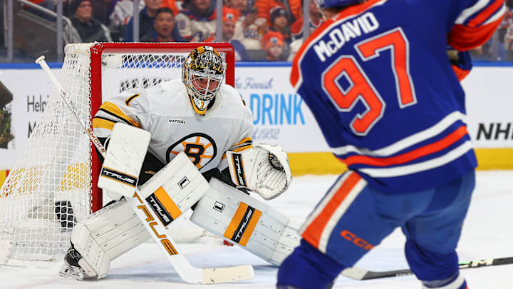 NHL: DEC 31 Bruins at Oilers