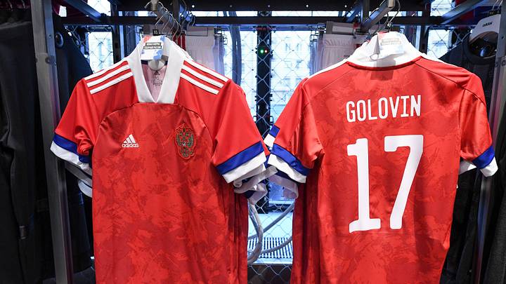 La marque allemande a décidé de suspendre sa collaboration avec la Fédération russe de Football. La marque allemande a décidé de suspendre sa collaboration avec la Fédération russe de Football.