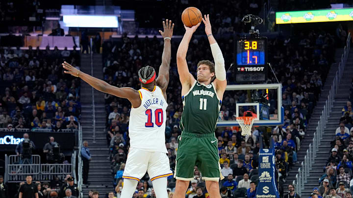 Milwaukee Bucks v Golden State Warriors