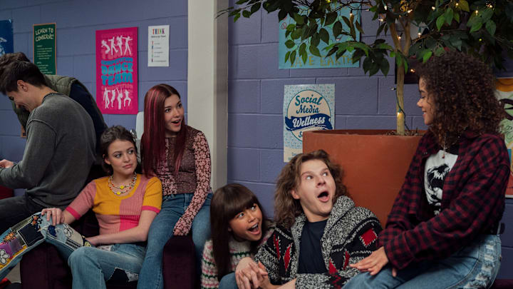Ginny & Georgia. (L to R) Sara Waisglass as Maxine Baker, Katie Douglas as Abby, Chelsea Clark as Norah, Colton Gobbo as Jordan, Antonia Gentry as Ginny in episode 205 of Ginny & Georgia. Cr. Amanda Matlovich/Netflix © 2022