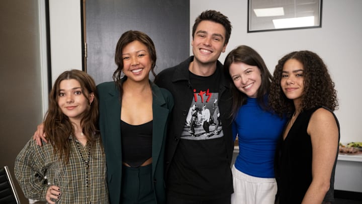 Ginny & Georgia. (L to R) Katie Douglas as Abby Littman, Chelsea Clark as Norah, Felix Mallard as Marcus Baker, Sara Waisglass as Maxine Baker, Antonia Gentry as Ginny at the Ginny & Georgia Season 3 Table Read. Cr. Amanda Matlovich/Netflix © 2024