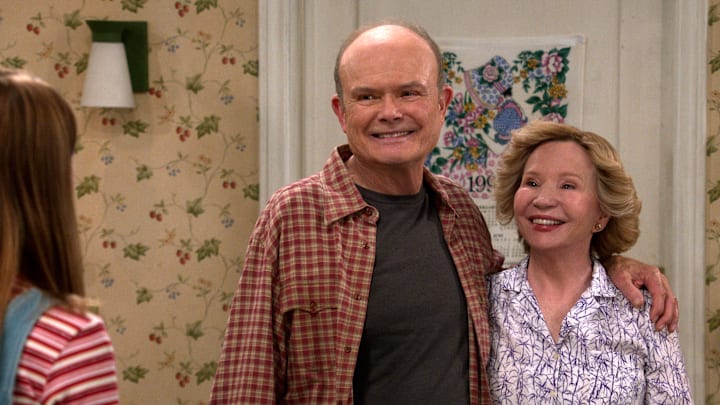 That '90s Show. (L to R) Kurtwood Smith as Red, Debra Jo Rupp as Kitty in episode 206 of That '90s Show. Cr. Courtesy of Netflix © 2024