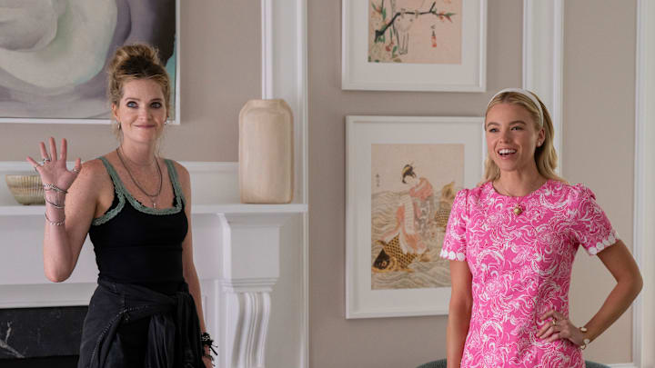 Sirens. (L to R) Meghann Fahy as Devon, Milly Alcock as Simone in episode 101 of Sirens. Cr. Macall Polay/Netflix © 2025
