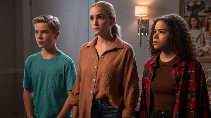Ginny & Georgia. (L to R) Diesel La Torraca as Austin Miller, Brianne Howey as Georgia Miller, Antonia Gentry as Ginny Miller in episode 305 of Ginny & Georgia. Cr. Amanda Matlovich/Netflix © 2025 Ginny & Georgia. (L to R) Diesel La Torraca as Austin Miller, Brianne Howey as Georgia Miller, Antonia Gentry as Ginny Miller in episode 305 of Ginny & Georgia. Cr. Amanda Matlovich/Netflix © 2025
